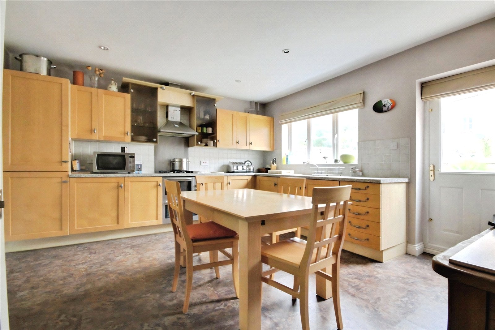 4 bedroom House to let in Reading, Berkshire