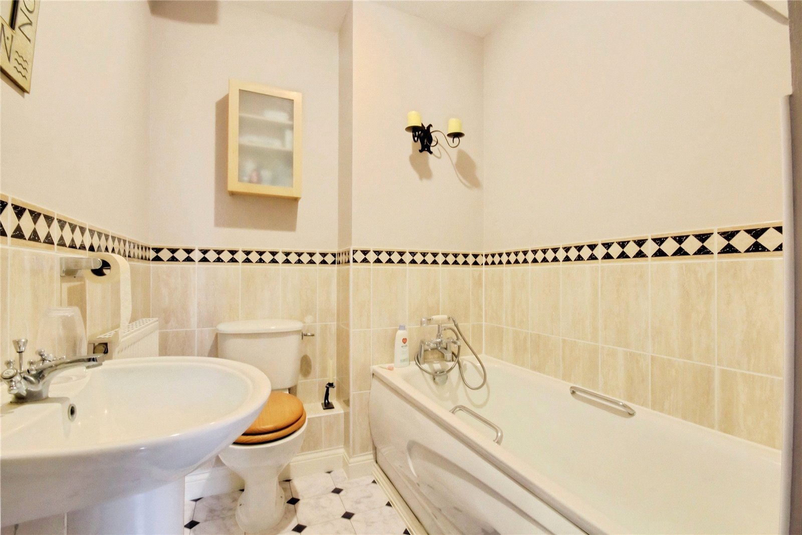 4 bedroom House to let in Reading, Berkshire