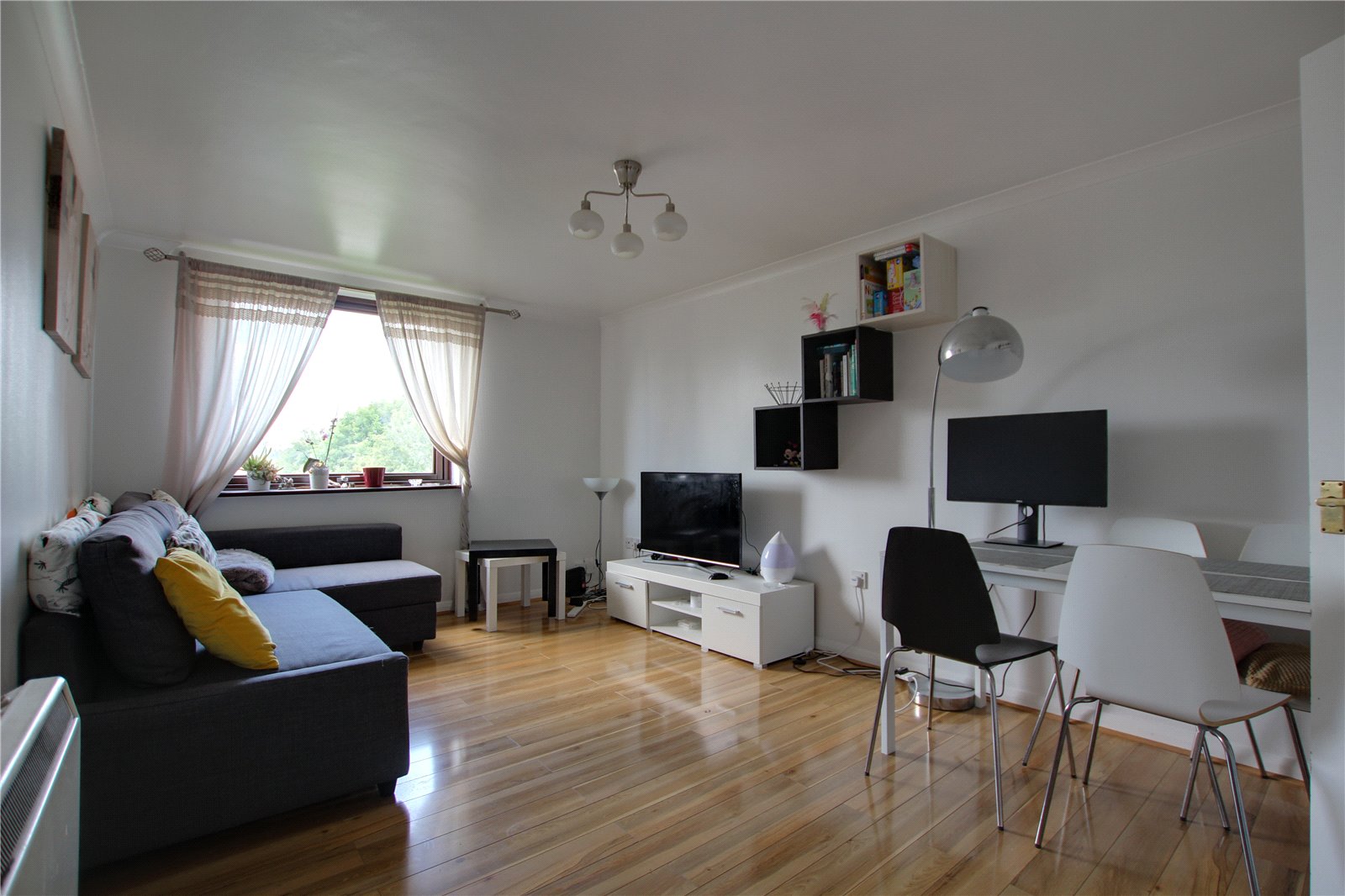 1 bedroom Flat to let in Reading