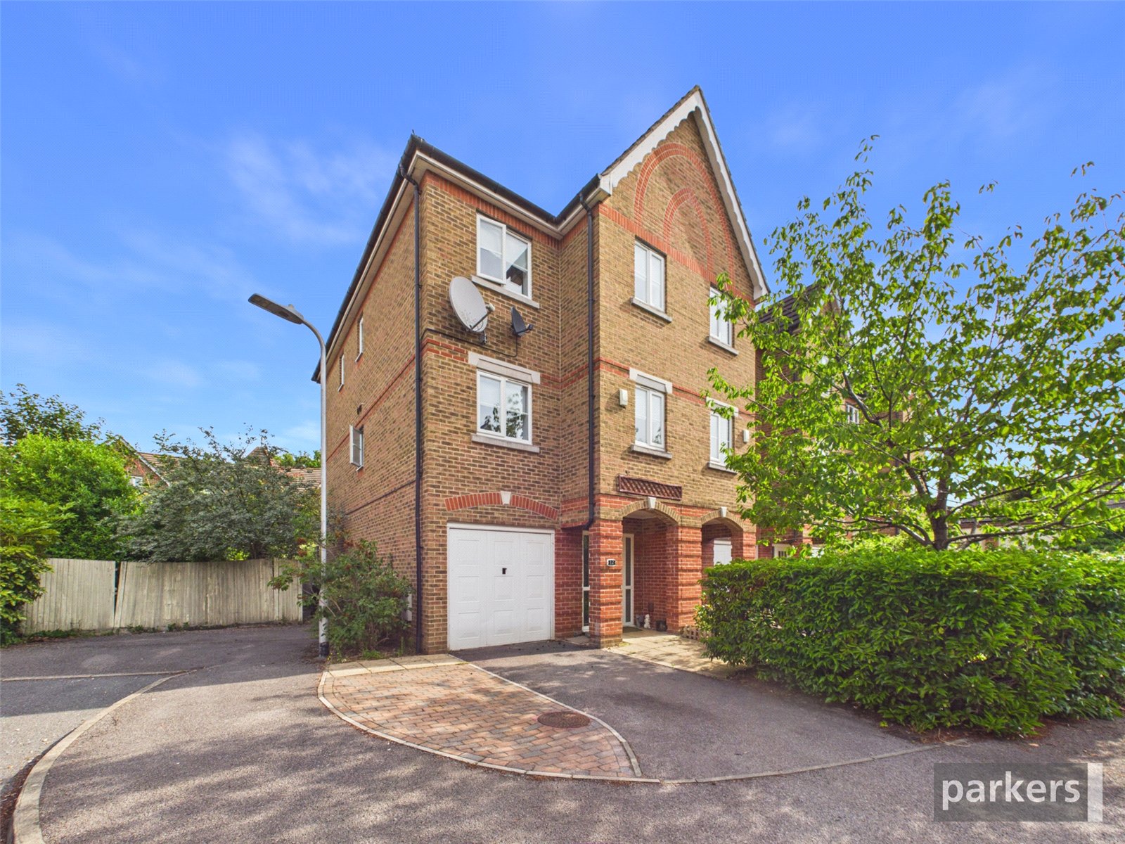 5 bedroom House to let in Reading