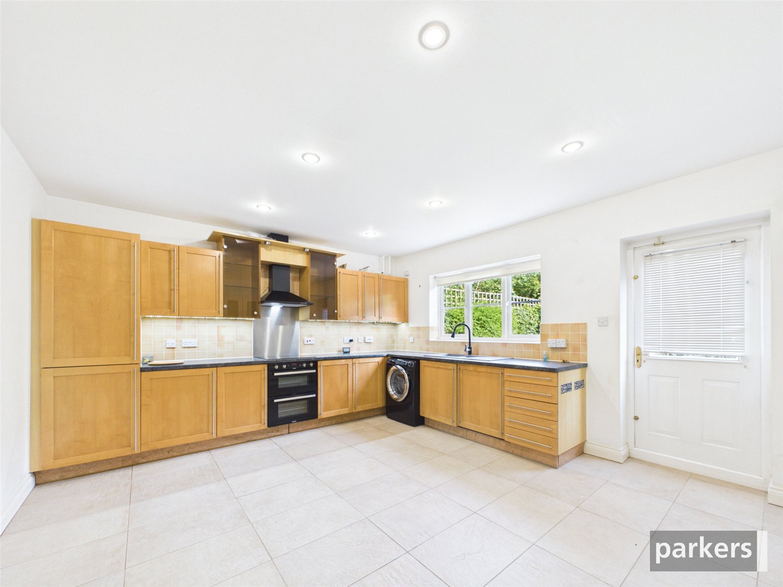 5 bedroom House to let in Reading