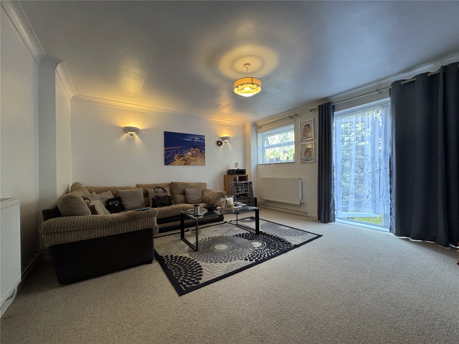 2 bedroom Flat to let in Twyford, Reading, Berkshire