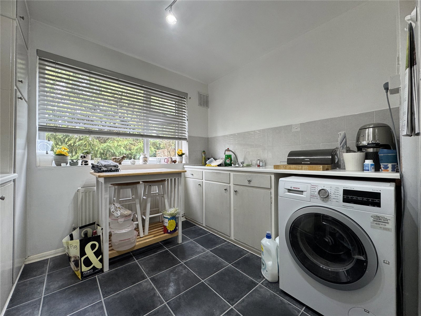 2 bedroom Flat to let in Twyford, Reading, Berkshire