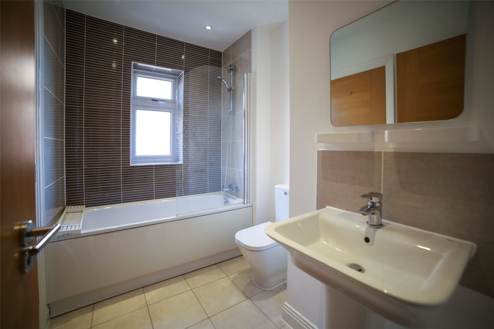 4 bedroom House to let in Earley, Reading, Berkshire
