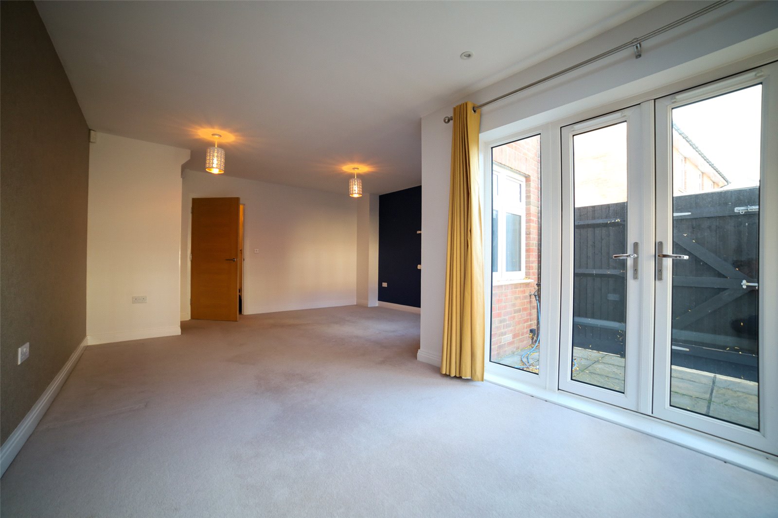 4 bedroom House to let in Earley, Reading, Berkshire