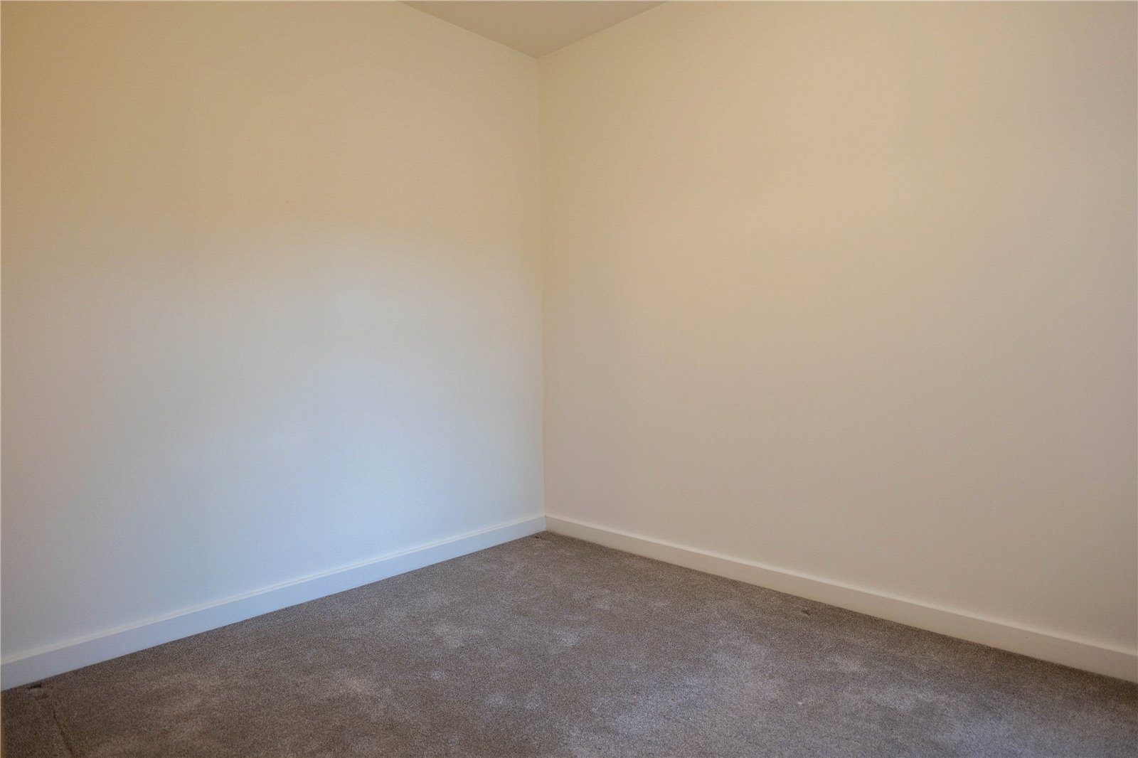 3 bedroom House to let in Reading, Berkshire