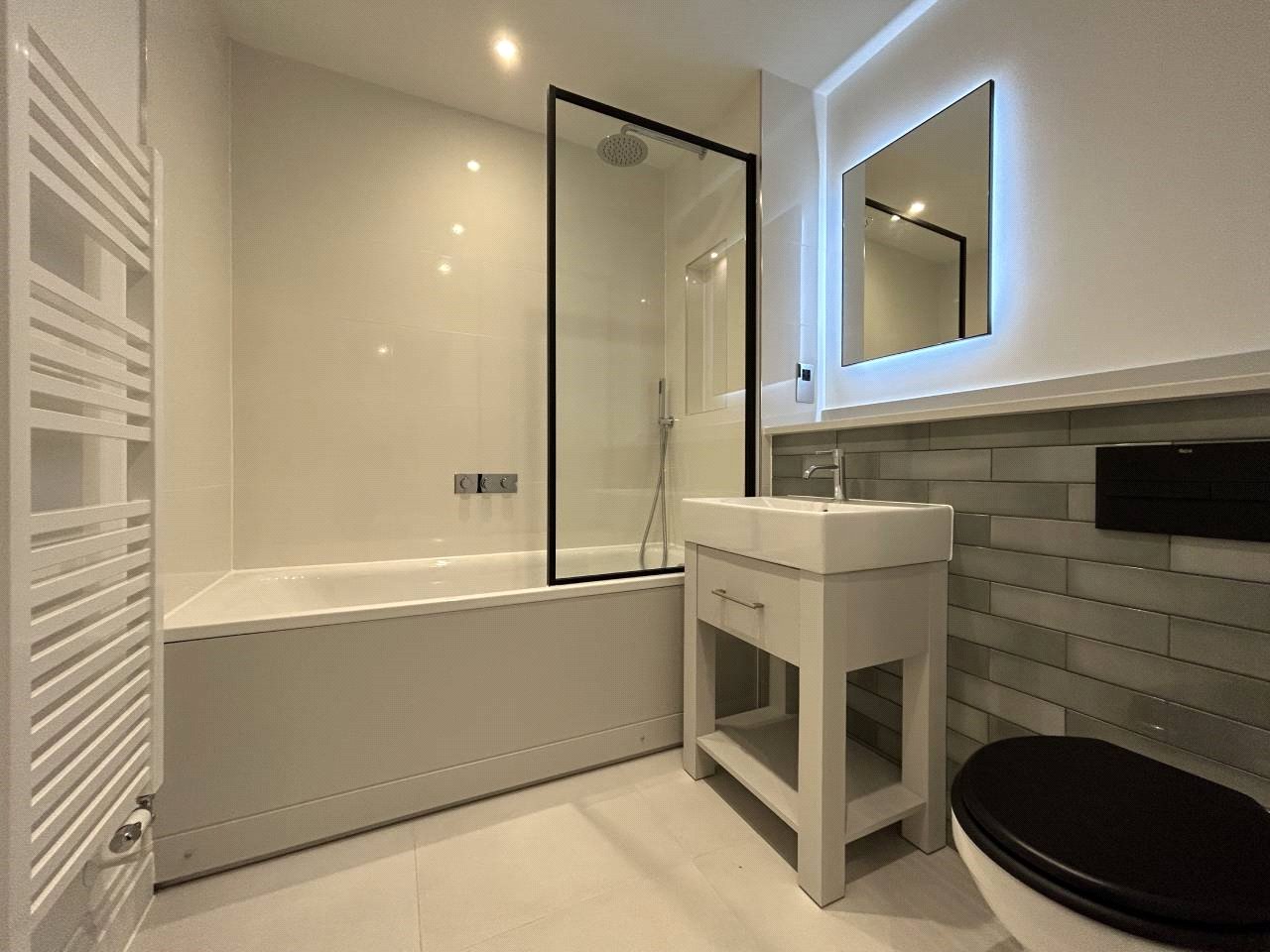 2 bedroom Flat to let in Reading