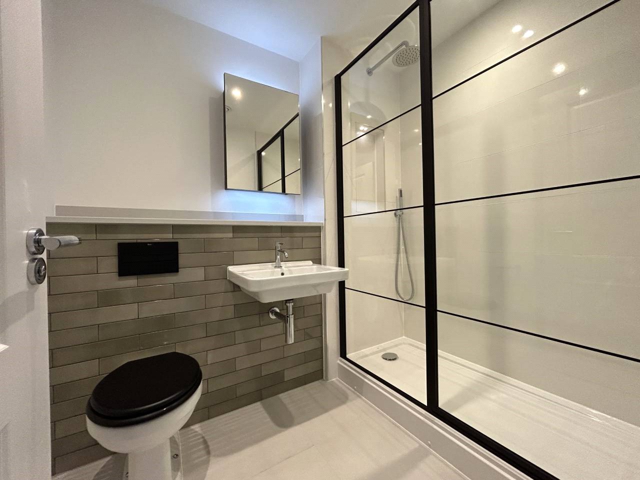 2 bedroom Flat to let in Reading