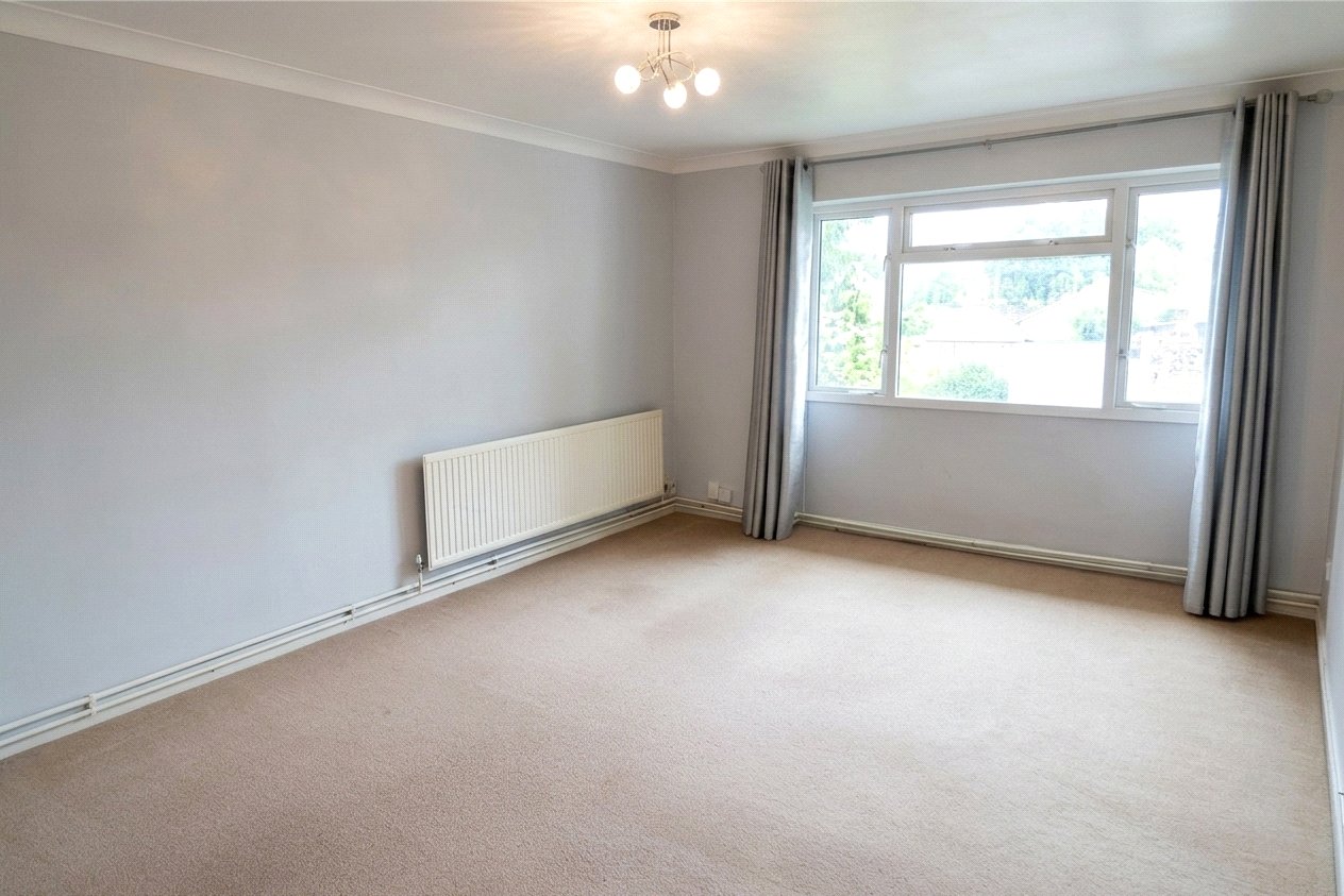 2 bedroom Flat to let in Charvil, Reading, Berkshire