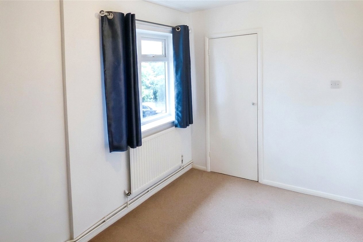2 bedroom Flat to let in Charvil, Reading, Berkshire