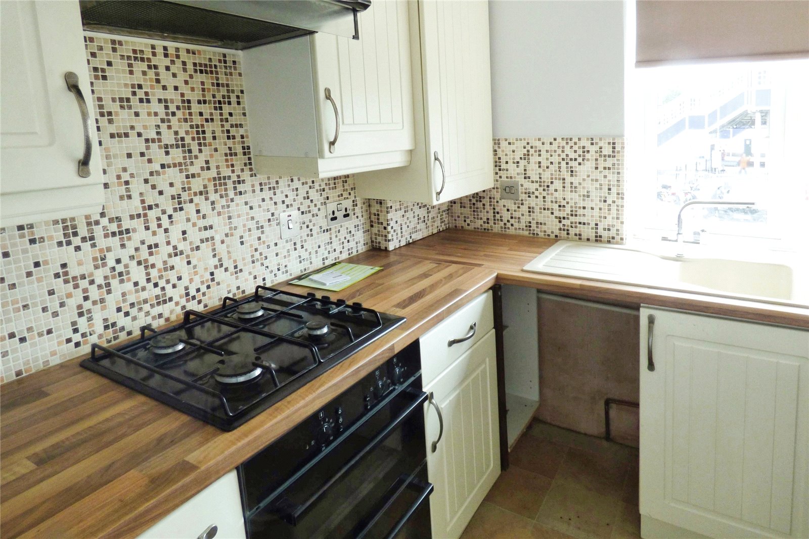 1 bedroom Flat to let in Twyford, Reading, Berkshire