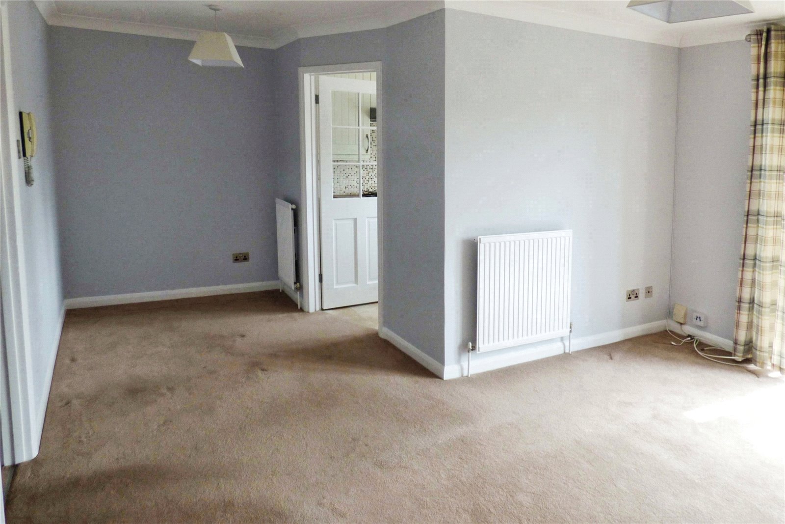 1 bedroom Flat to let in Twyford, Reading, Berkshire