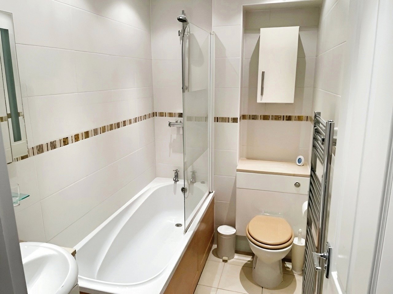 1 bedroom Flat to let in Twyford, Reading, Berkshire