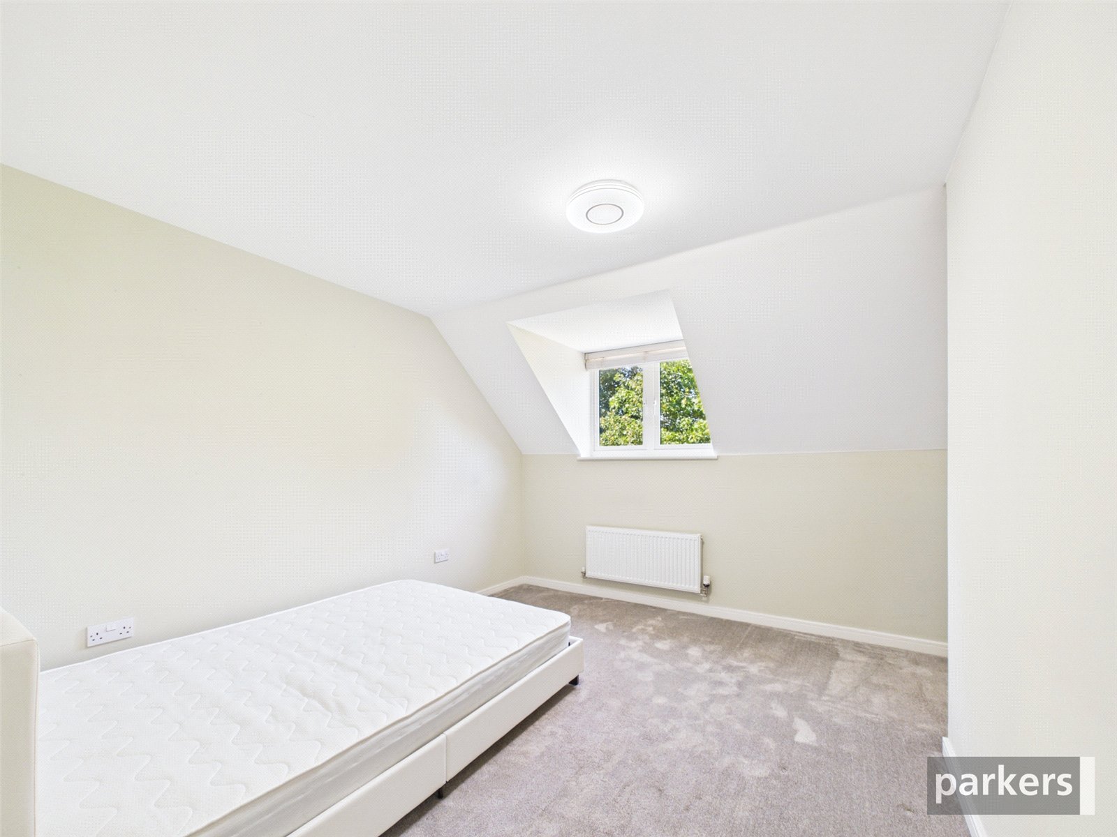 4 bedroom House to let in Reading, Berkshire