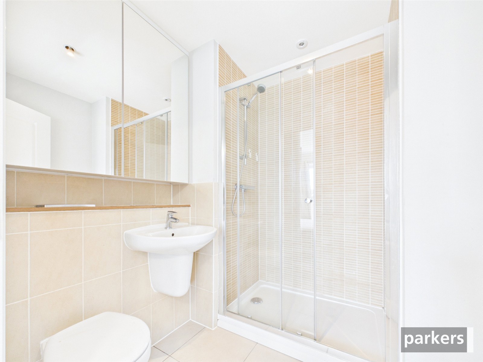 4 bedroom House to let in Reading, Berkshire