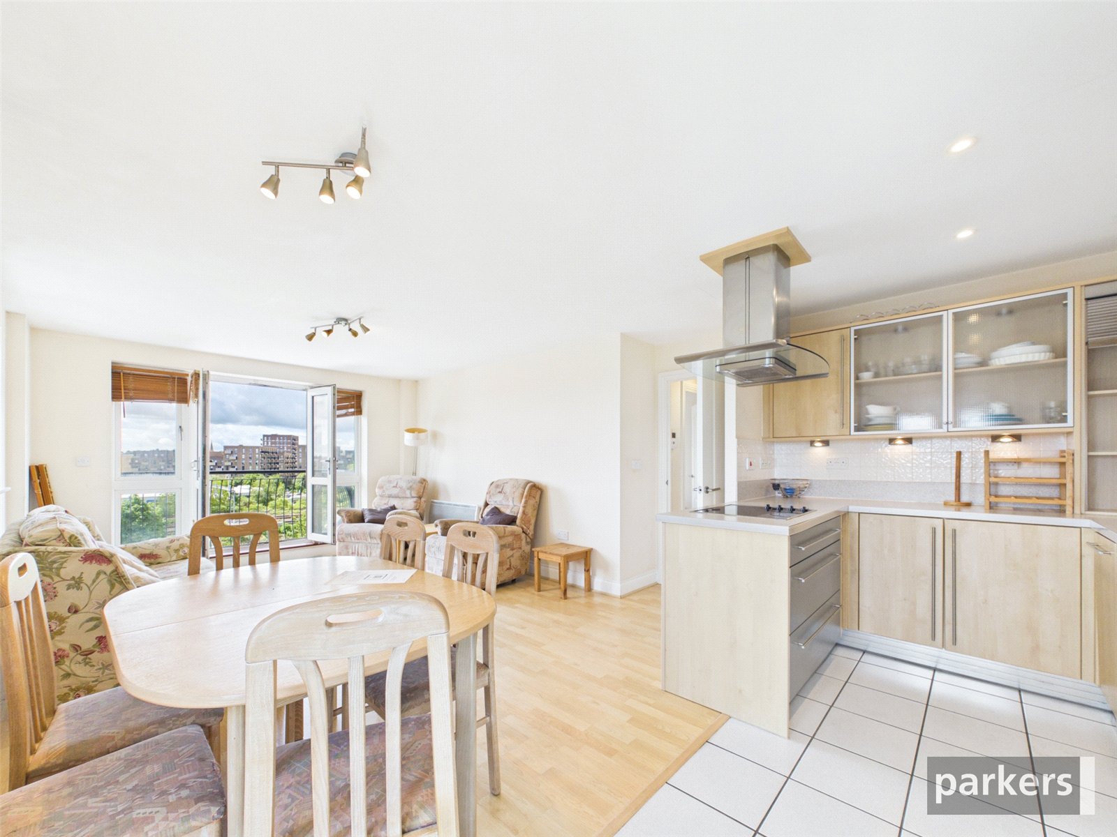 2 bedroom Flat to let in Napier Road, Reading, Berkshire