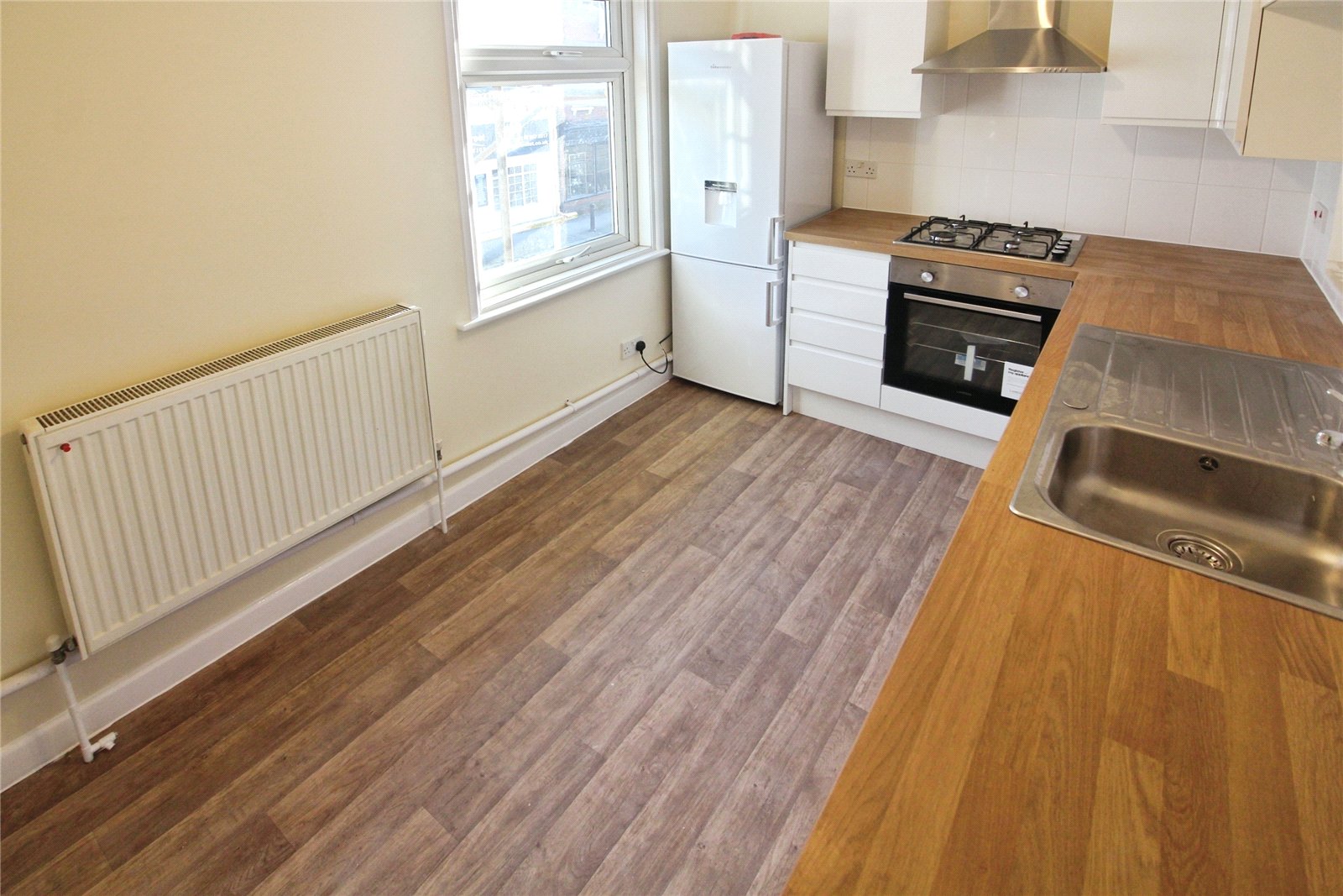 2 bedroom Flat to let in Caversham, Reading, Berkshire