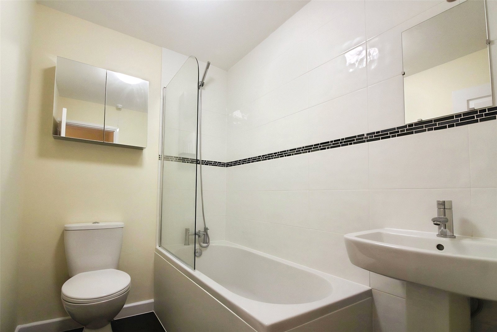 2 bedroom Flat to let in Caversham, Reading, Berkshire