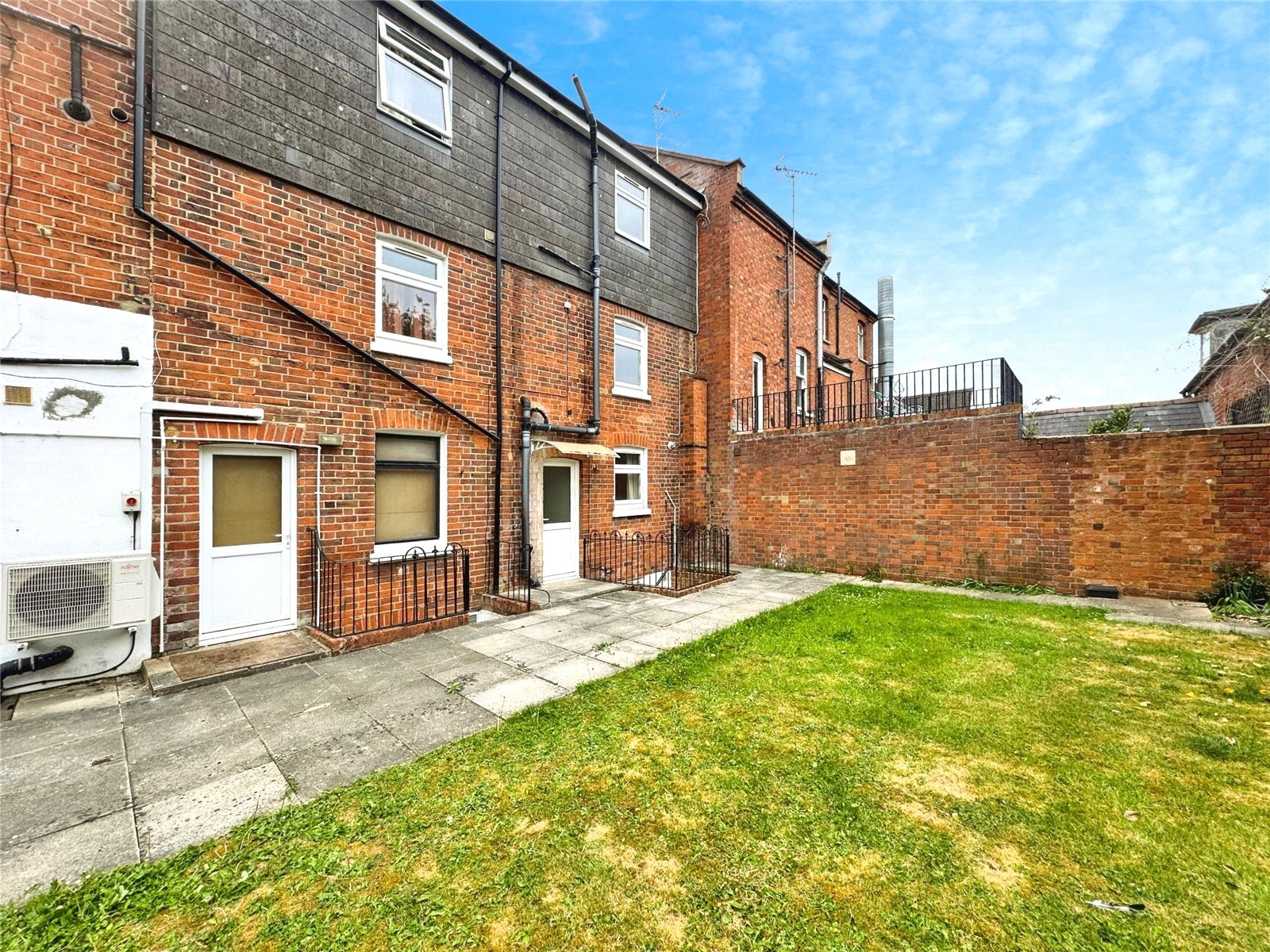2 bedroom Flat to let in Caversham, Reading, Berkshire