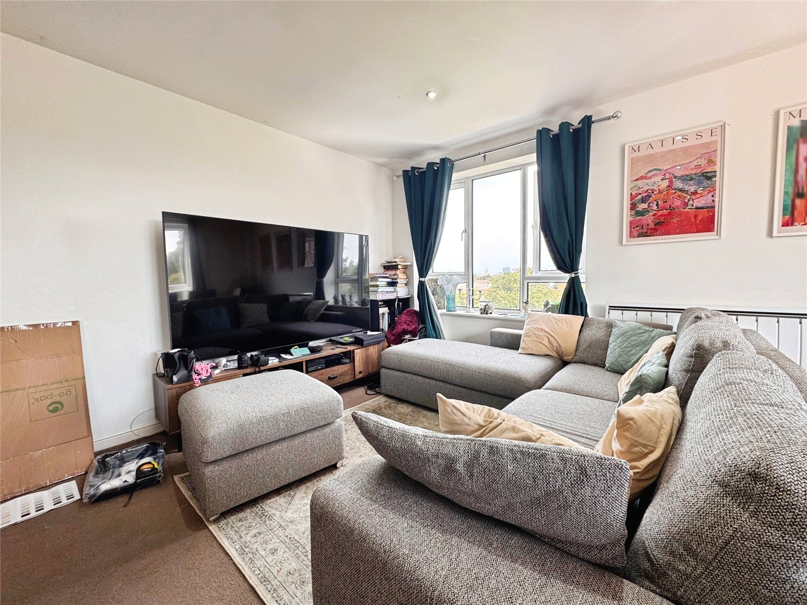 2 bedroom Flat to let in Reading, Berkshire