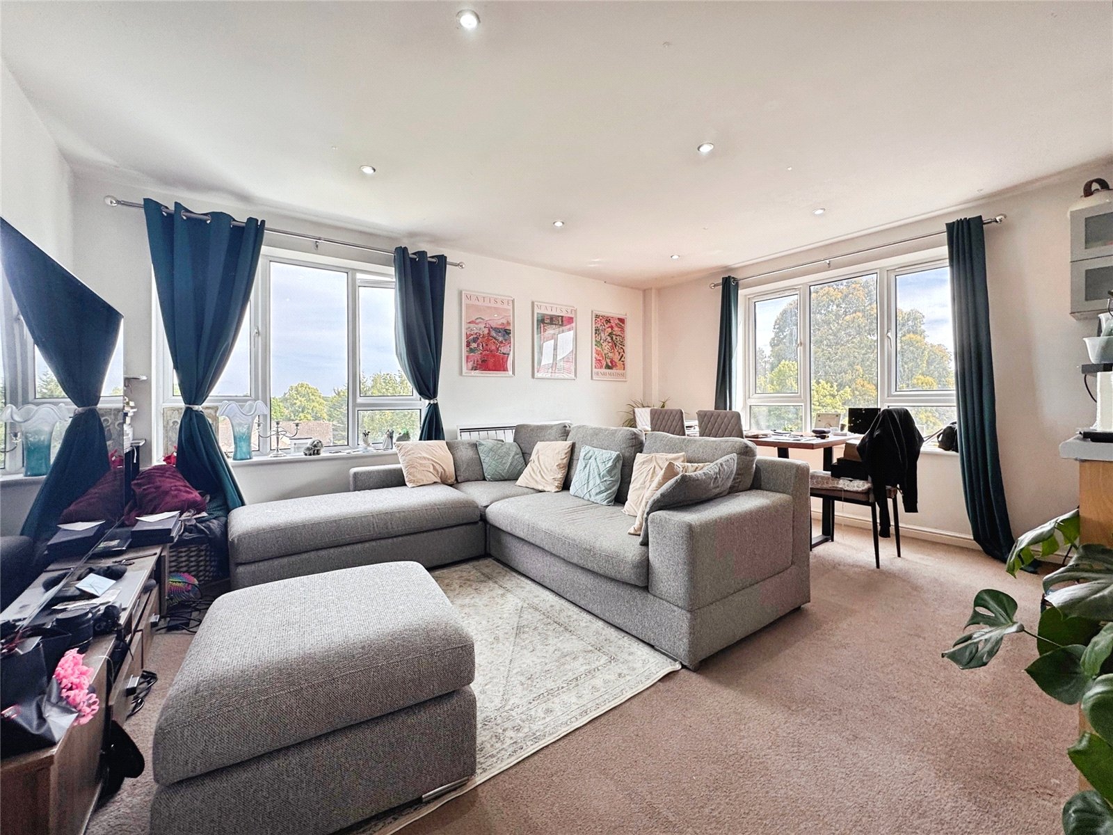2 bedroom Flat to let in Reading, Berkshire