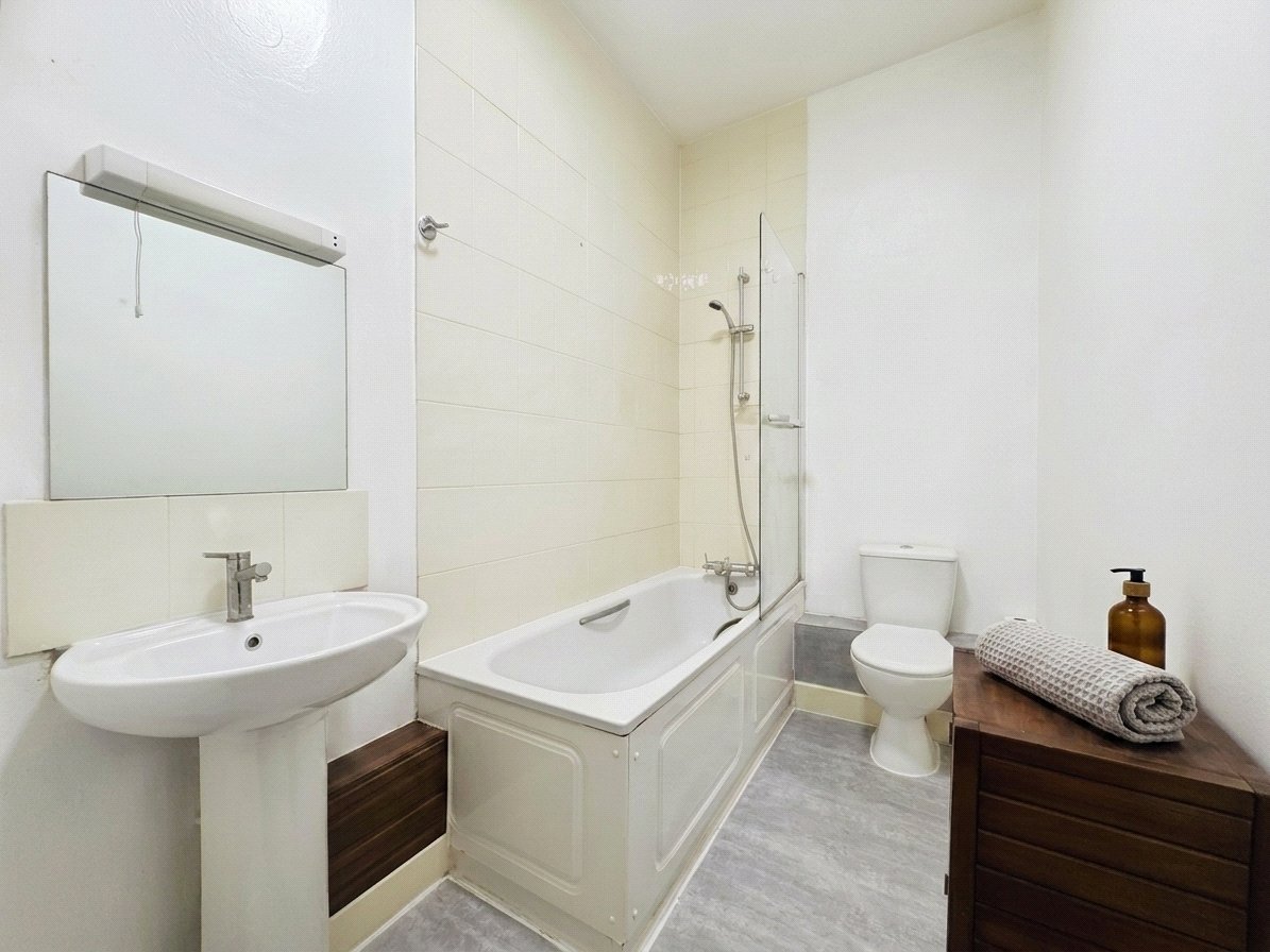 1 bedroom Flat to let in Reading, Berkshire