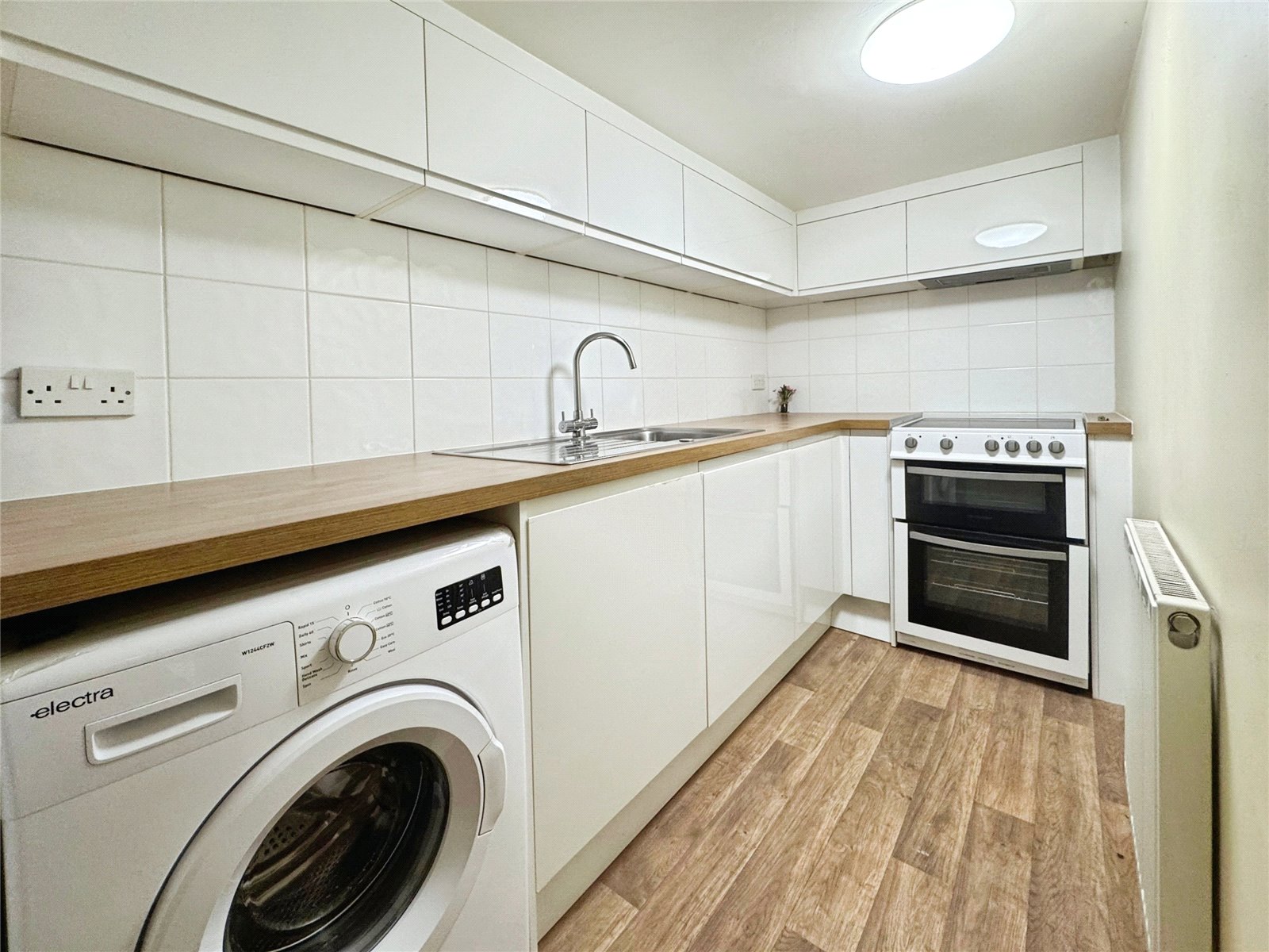 2 bedroom Flat to let in Caversham, Reading, Berkshire
