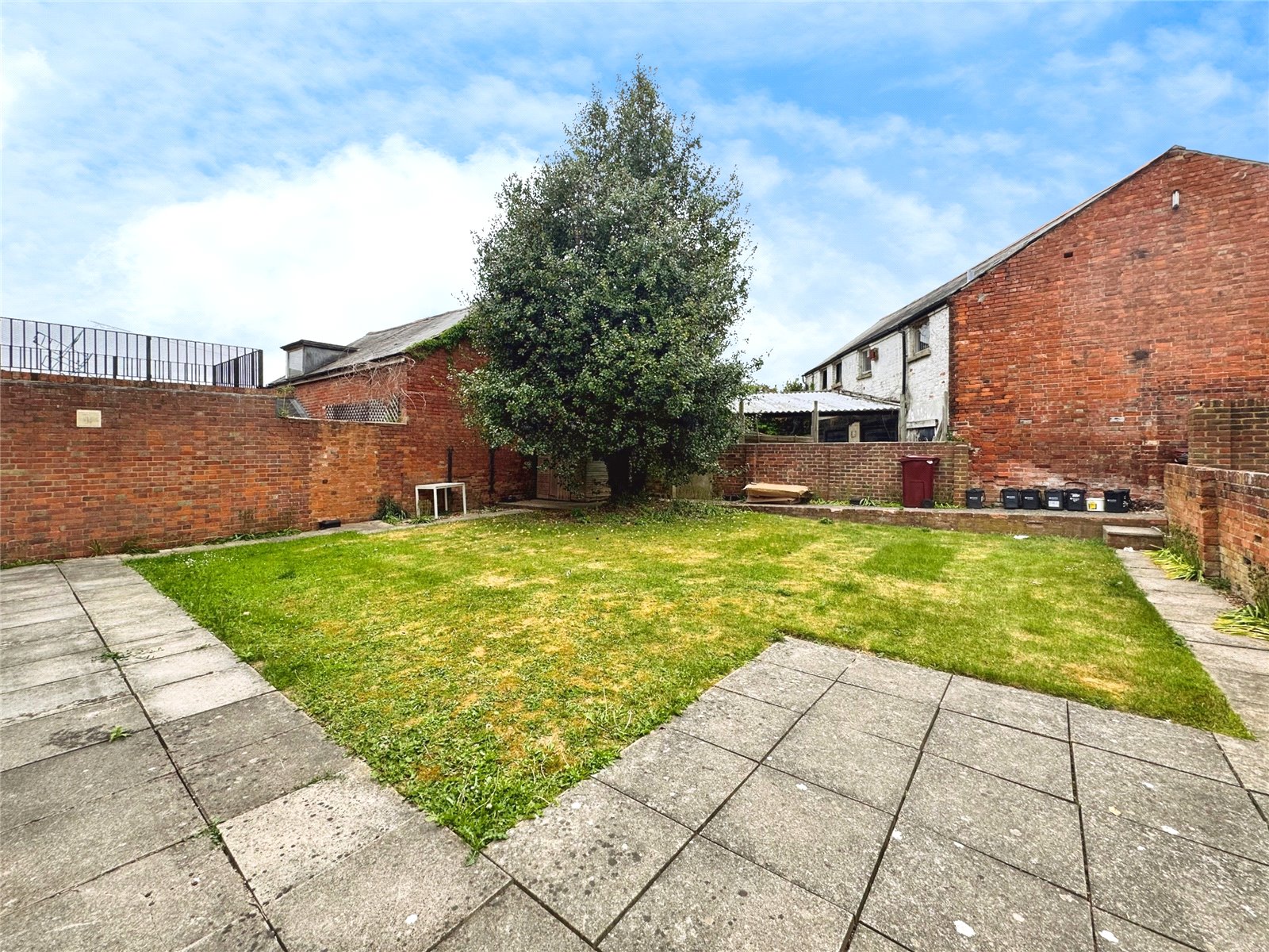 2 bedroom Flat to let in Caversham, Reading, Berkshire