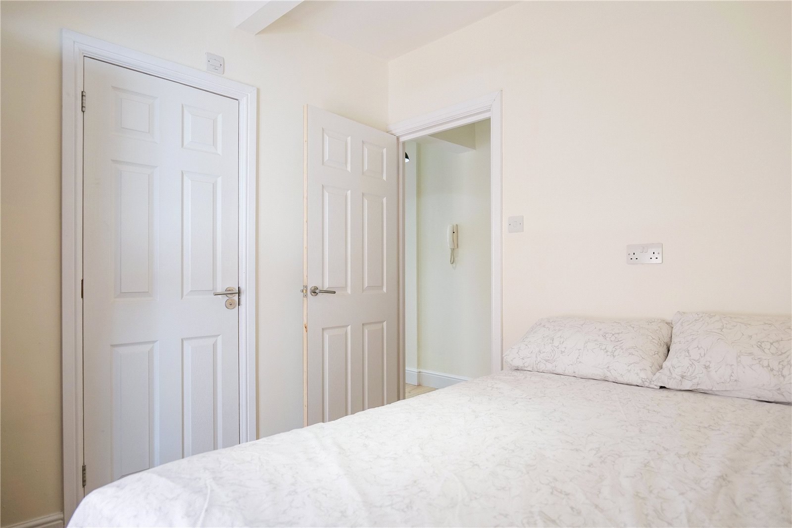 1 bedroom Flat to let in Reading, Berkshire