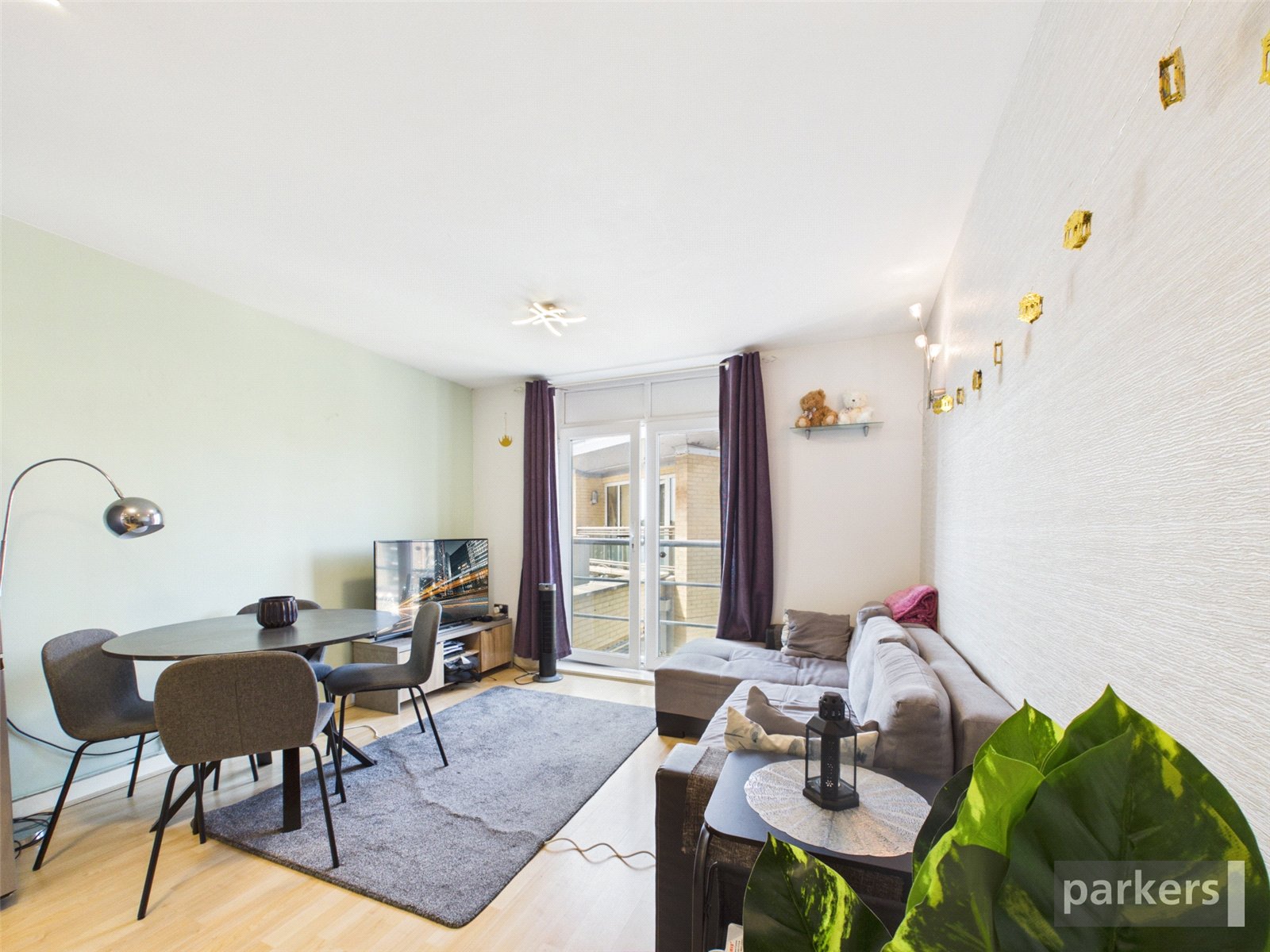 2 bedroom Flat to let in Reading, Berkshire