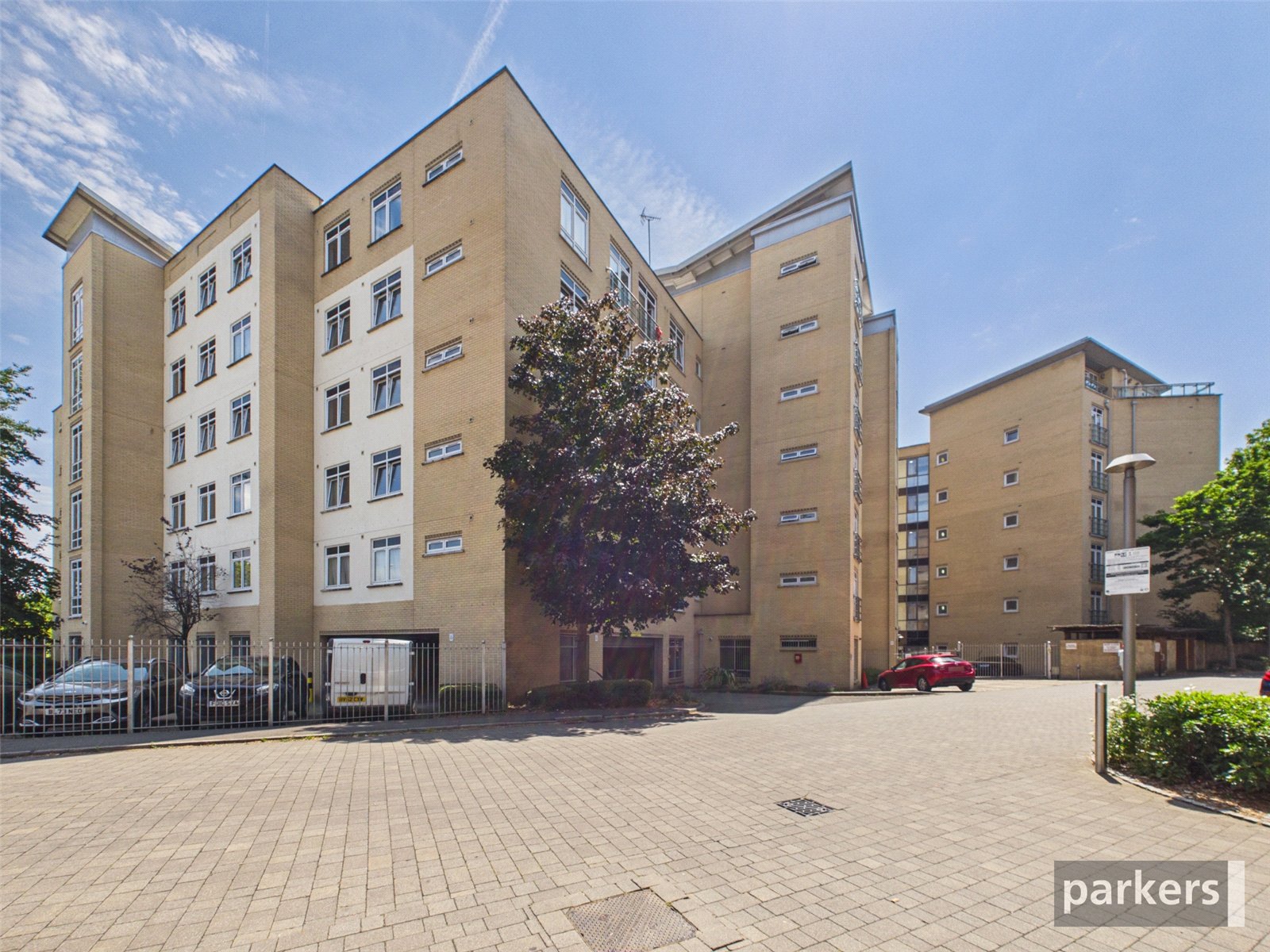 2 bedroom Flat to let in Reading, Berkshire