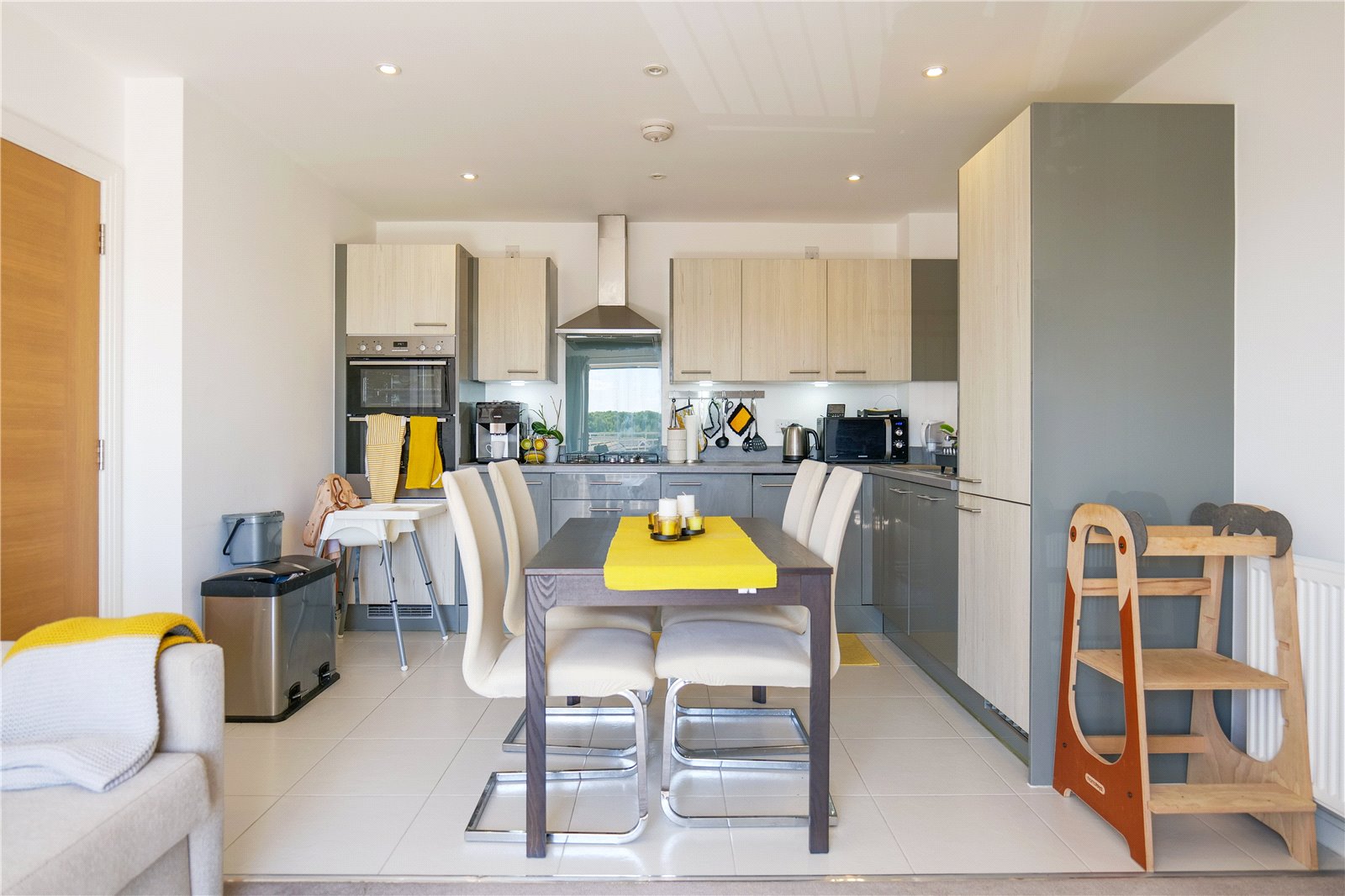 2 bedroom Flat to let in Earley, Reading, Berkshire