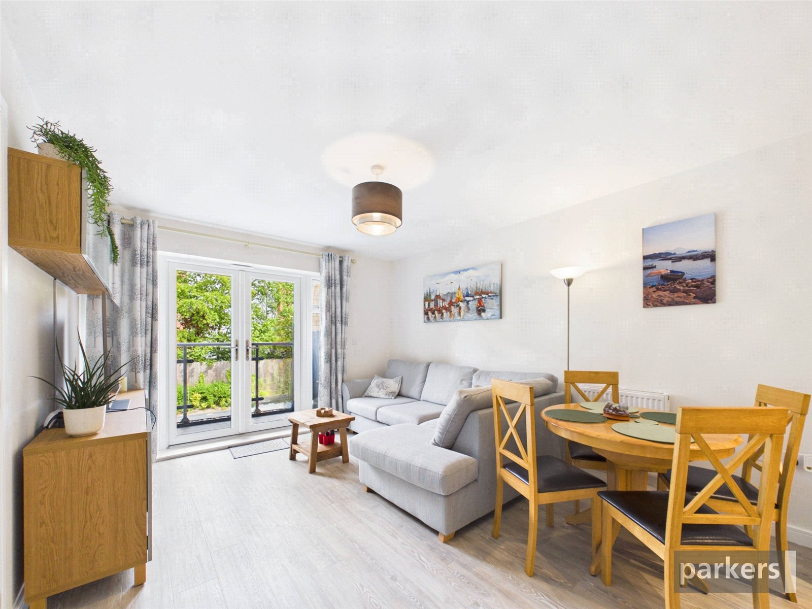 2 bedroom Flat to let in Bracknell, Berkshire