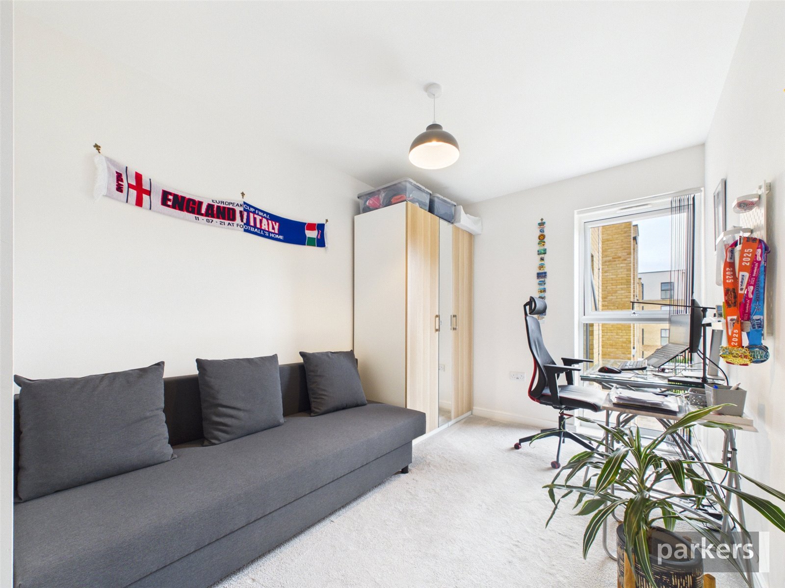 2 bedroom Flat to let in Bracknell, Berkshire