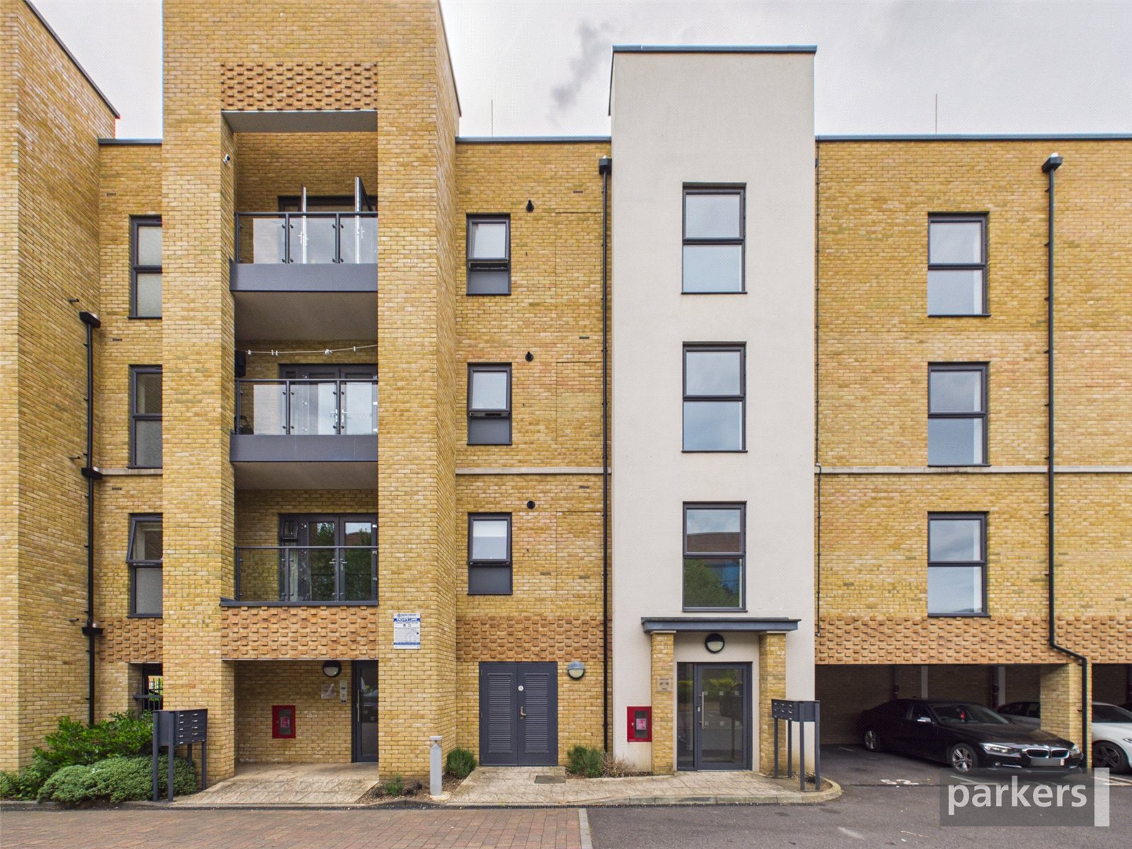 2 bedroom Flat to let in Bracknell, Berkshire