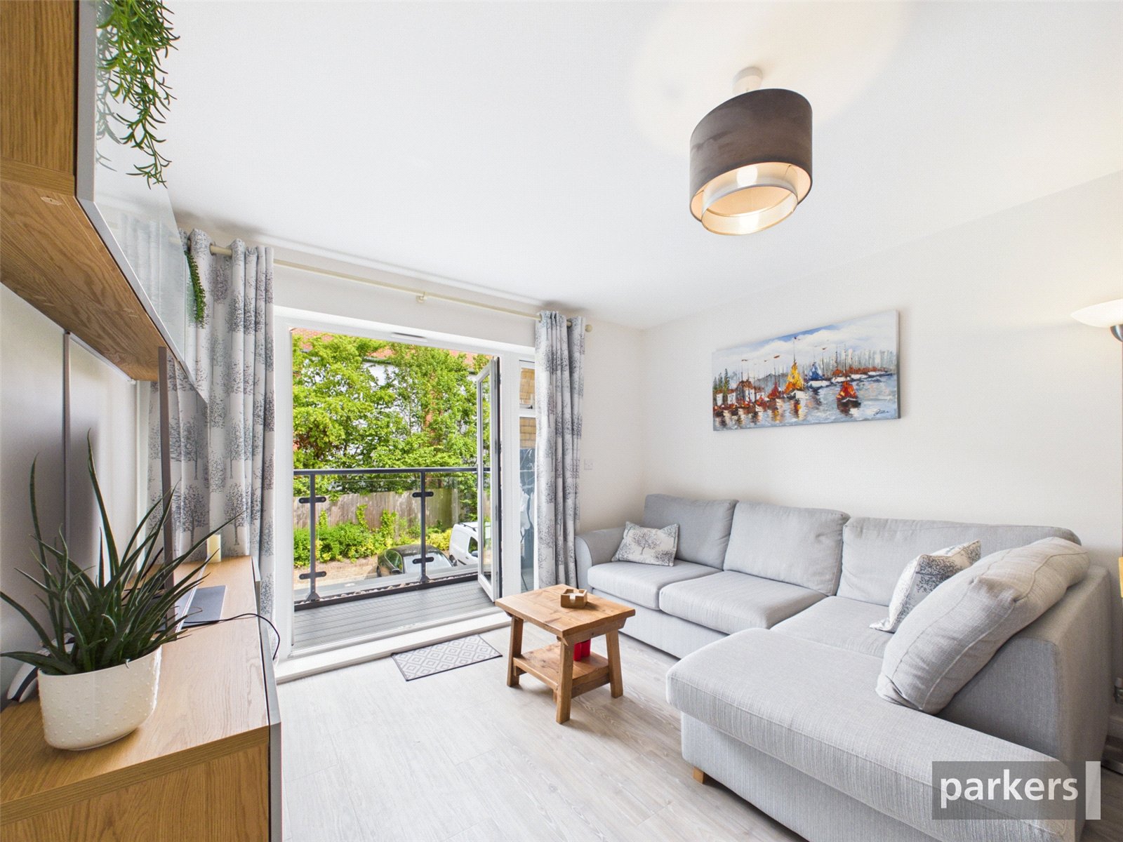 2 bedroom Flat to let in Bracknell, Berkshire