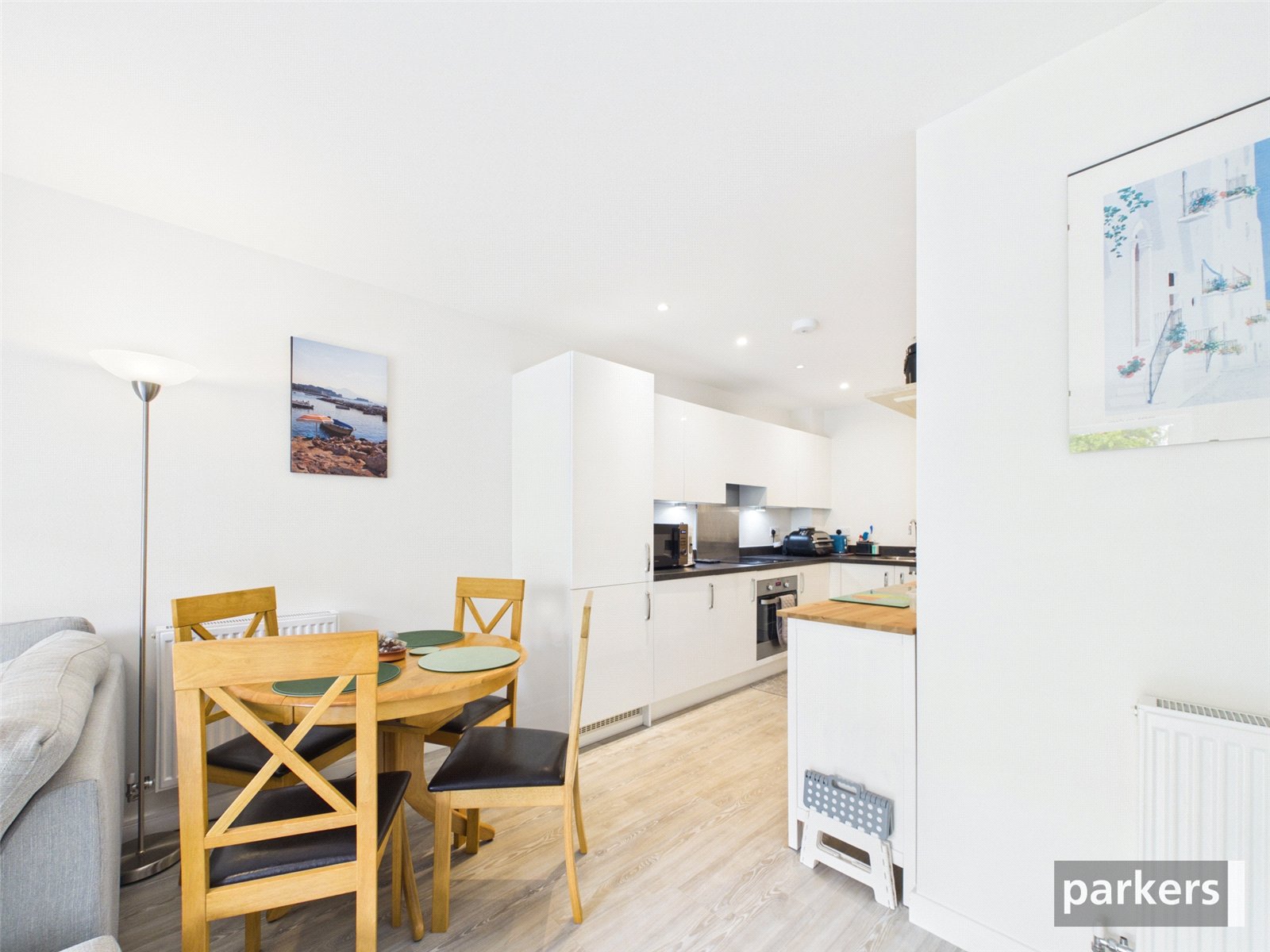 2 bedroom Flat to let in Bracknell, Berkshire