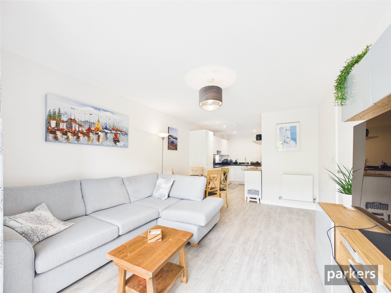 2 bedroom Flat to let in Bracknell, Berkshire