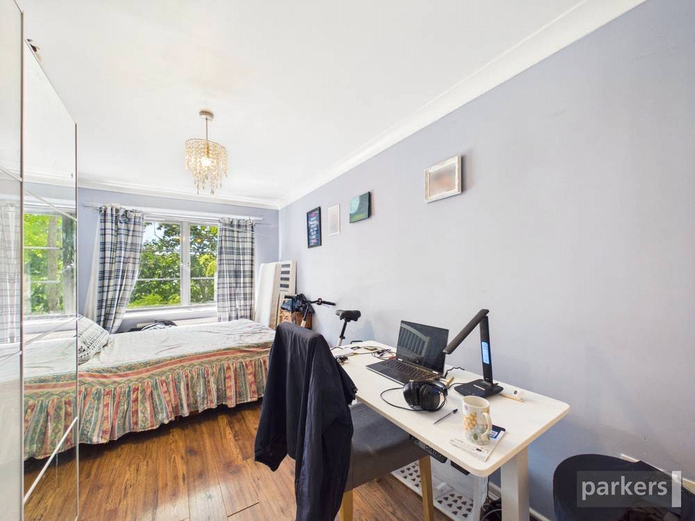 2 bedroom Flat for sale in Reading, Berkshire