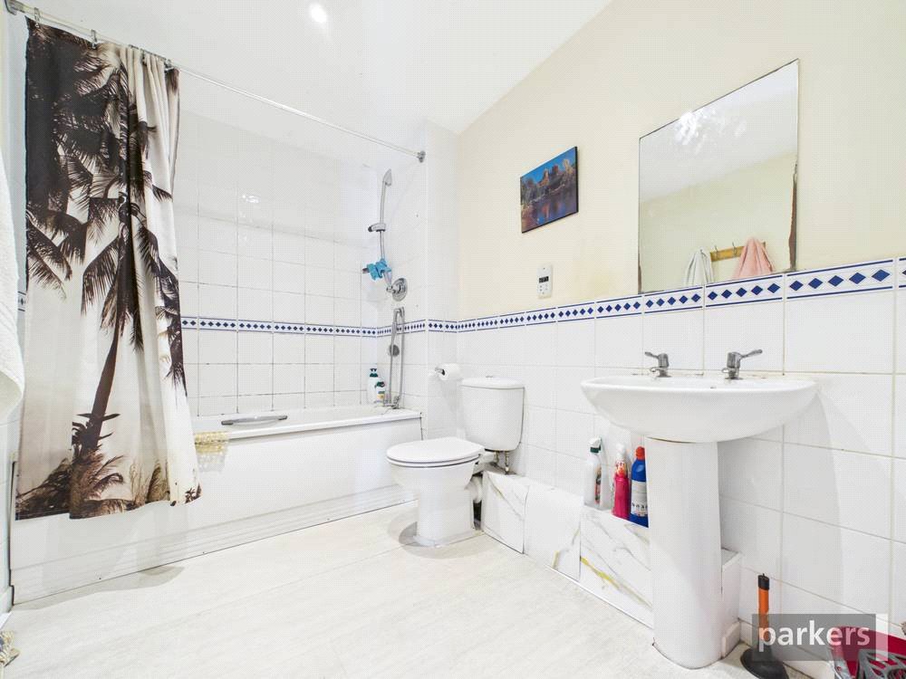2 bedroom Flat for sale in Reading, Berkshire