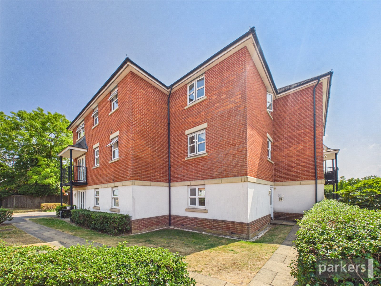 2 bedroom Flat to let in Shinfield, Reading, Berkshire