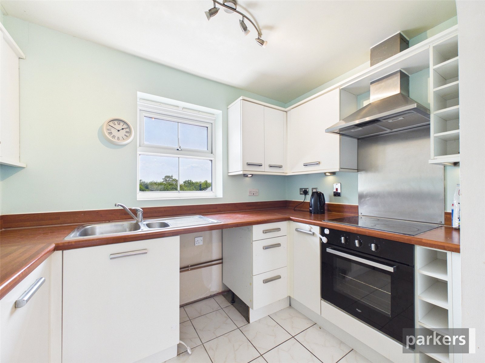 2 bedroom Flat to let in Shinfield, Reading, Berkshire