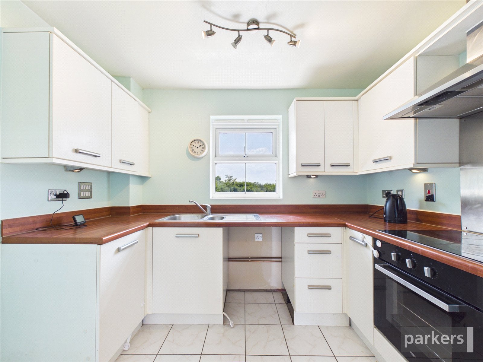 2 bedroom Flat to let in Shinfield, Reading, Berkshire