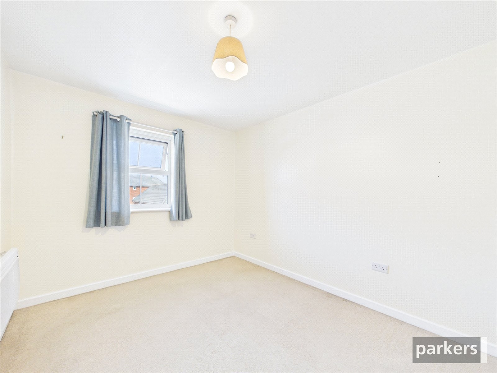 2 bedroom Flat to let in Shinfield, Reading, Berkshire