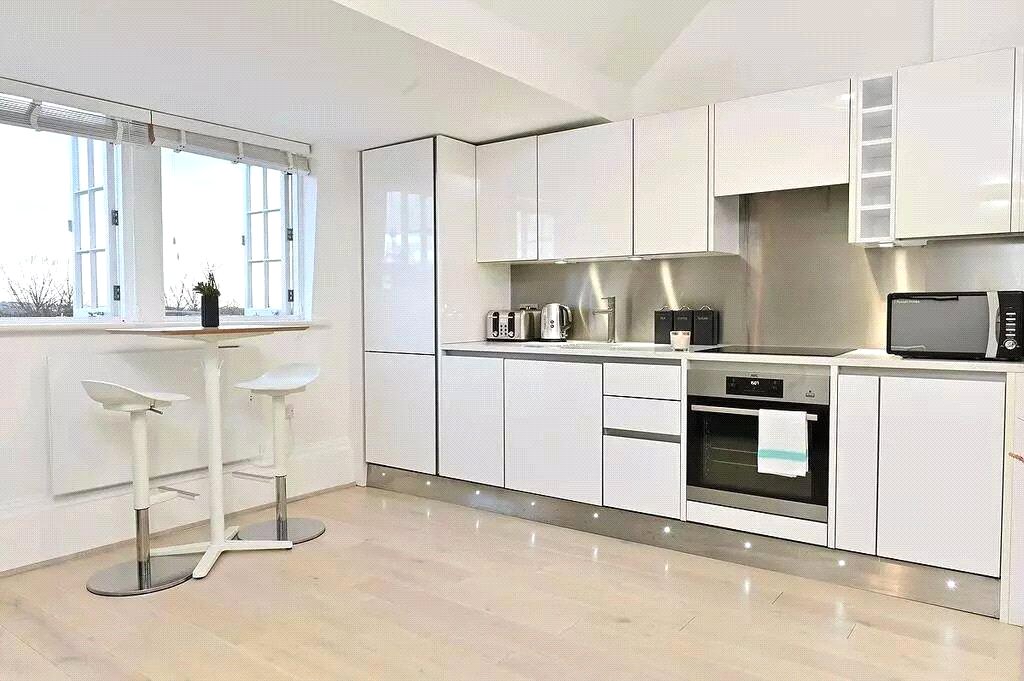 2 bedroom Flat to let in Reading, Berkshire