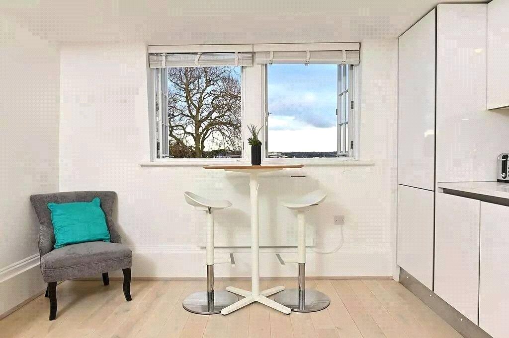 2 bedroom Flat to let in Reading, Berkshire