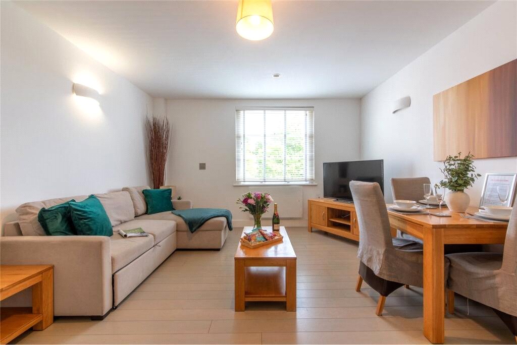 2 bedroom Flat to let in Reading, Berkshire