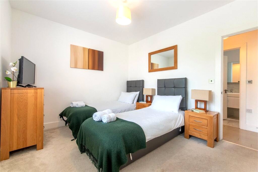 2 bedroom Flat to let in Reading, Berkshire