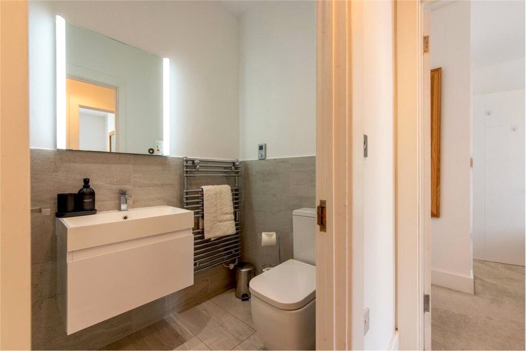 2 bedroom Flat to let in Reading, Berkshire