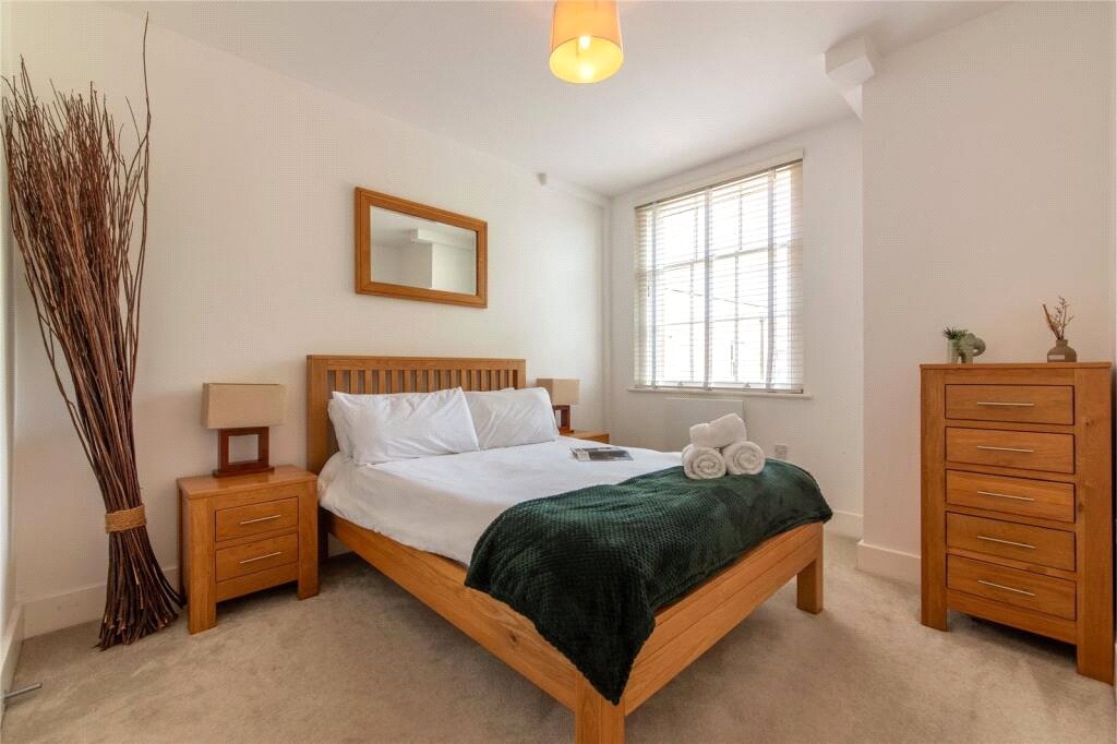 2 bedroom Flat to let in Reading, Berkshire